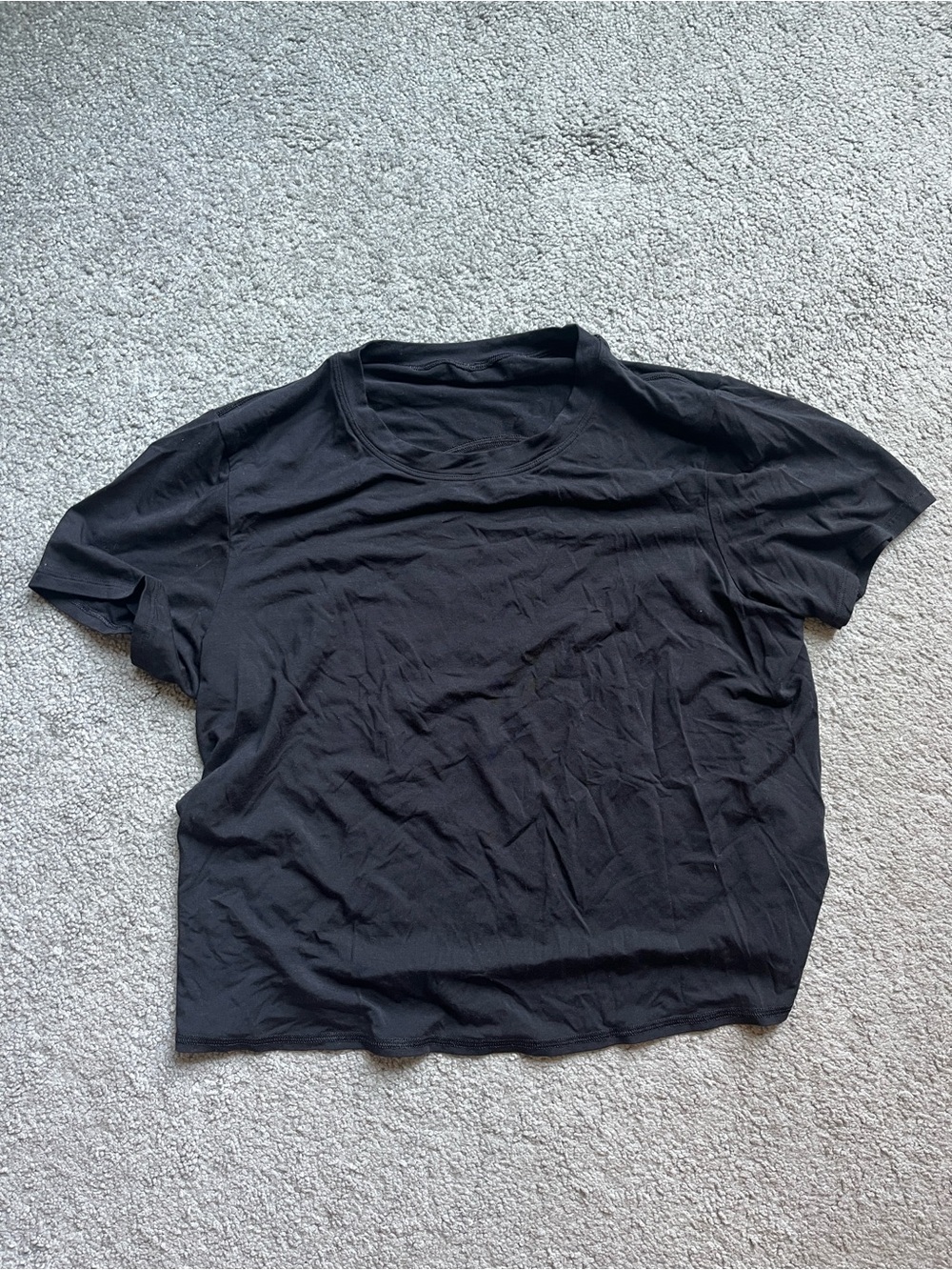 Lululemon Women’s Black Cropped Top